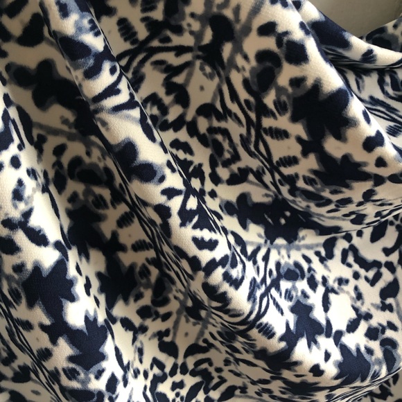 NWOT Blue & White Patterned Maxi Dress - Picture 4 of 7